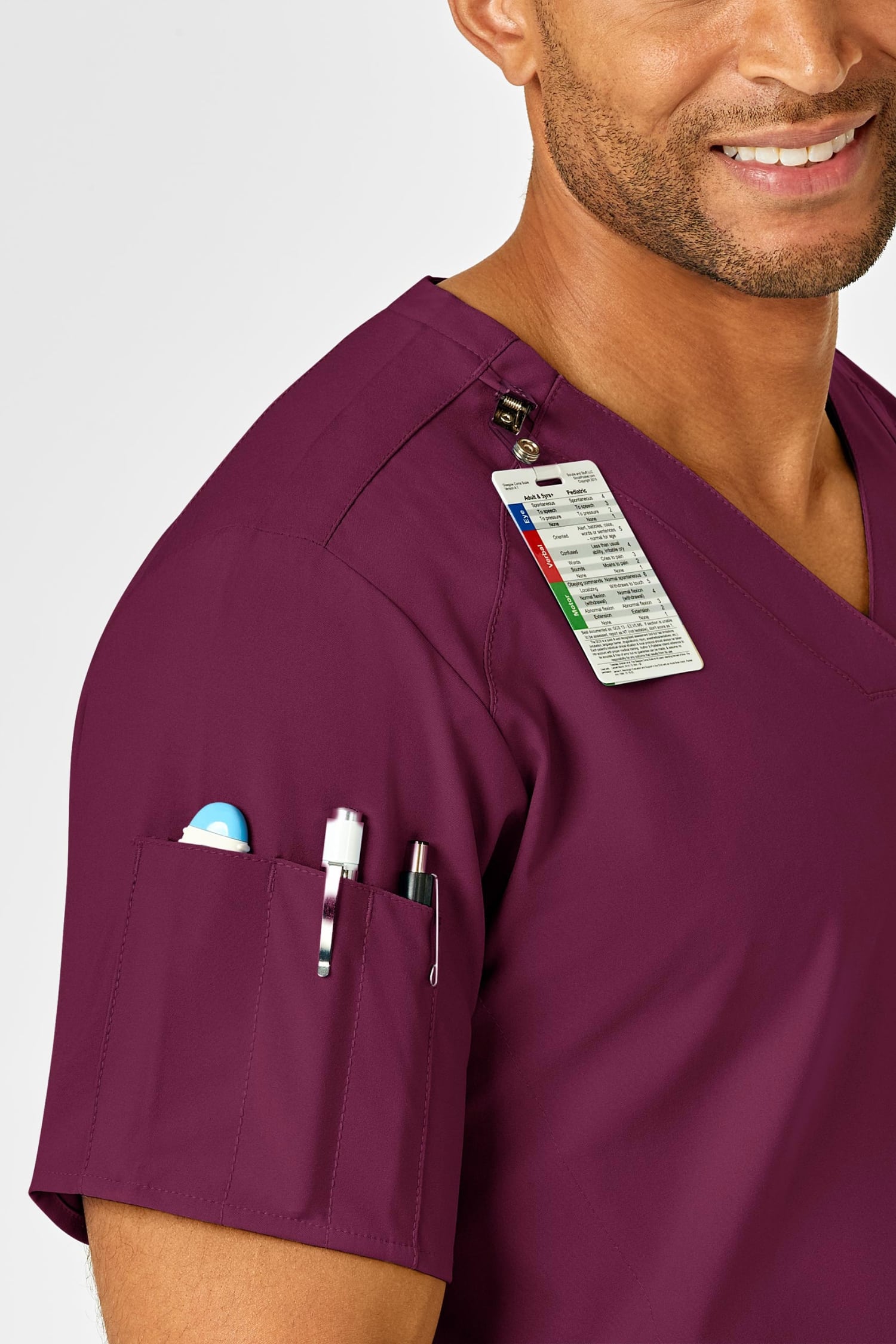 Top médical Bordeaux W123 avec poche pour ID et stylos, tenue médicale complète