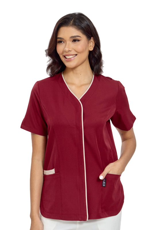 Medizinische Bluse Damen Serena – Bordeaux – Dehnbar & Ultraweich